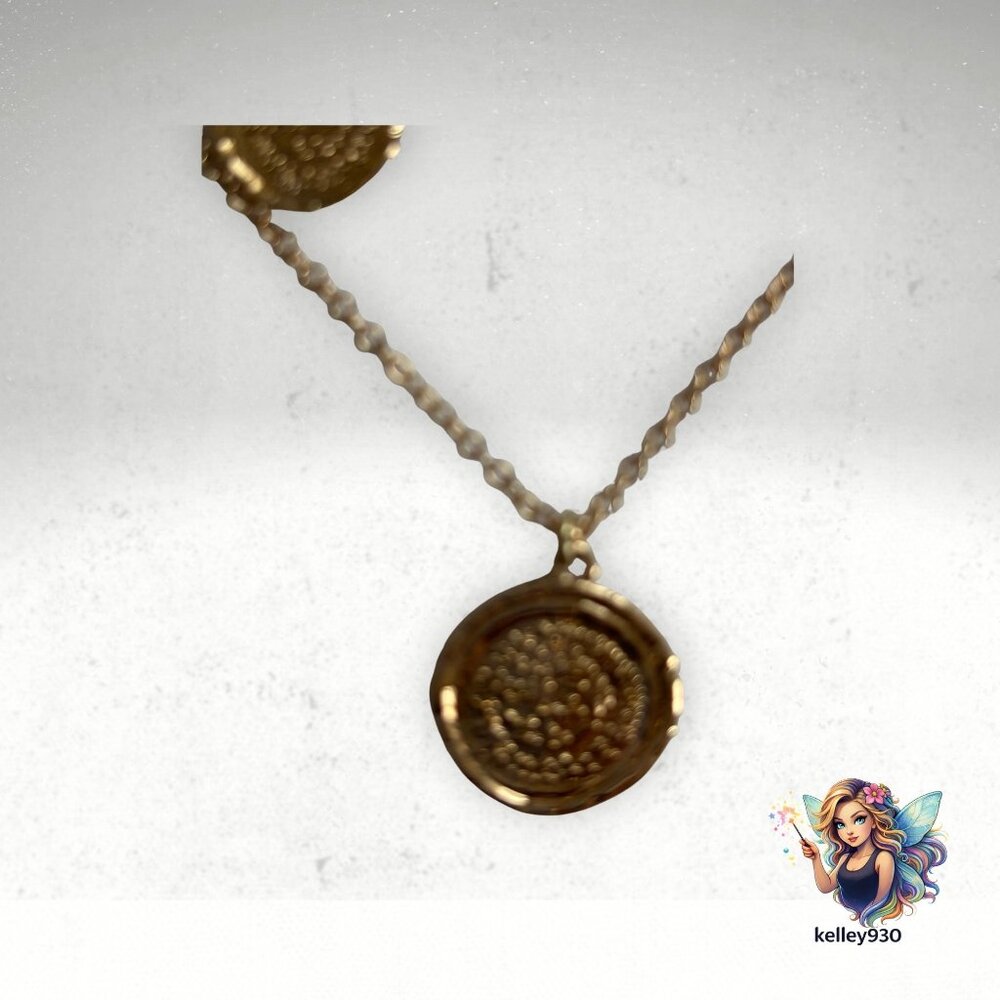 Amber Seats Layered Gold Coin Necklace NWT - Picture 3 of 3